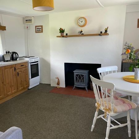Kilcar Anne'S Thatched Cottage מראה חיצוני תמונה