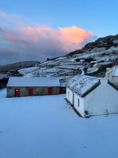 Kilcar Anne'S Thatched Cottage מראה חיצוני תמונה
